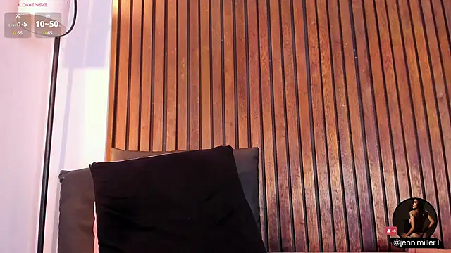 Jennmiiller  online show from March 12, 2025, 3:07 pm