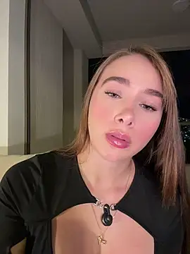 Lanataylor- online show from May 5, 2026, 12:18 am