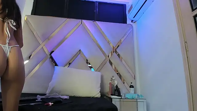 ninaht online show from January 26, 2025, 1:31 am