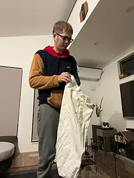 Snapshot of kensnb chatting on February 3, 2025, 8:35 pm kensnb online show from February 3, 2025, 8:35 pm