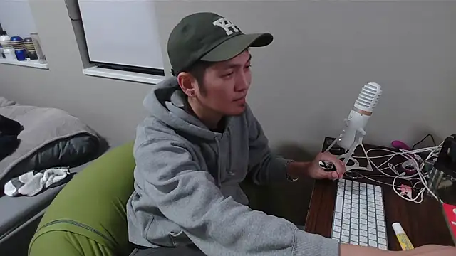 Snapshot of kensnb chatting on February 19, 2025, 11:28 am kensnb online show from February 19, 2025, 11:28 am