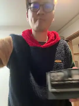 Snapshot of kensnb chatting on February 19, 2025, 8:41 pm kensnb online show from February 19, 2025, 8:41 pm