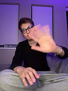 Snapshot of kensnb chatting on March 11, 2025, 8:53 pm kensnb online show from March 11, 2025, 8:53 pm