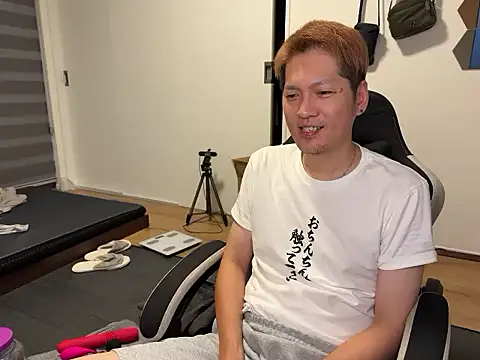 Snapshot of kensnb chatting on October 4, 2025, 8:40 pm kensnb online show from October 4, 2025, 8:40 pm