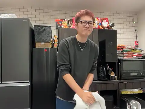 Snapshot of kensnb chatting on October 23, 2025, 8:18 pm kensnb online show from October 23, 2025, 8:18 pm