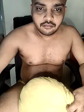 Snapshot of Mr_Handsome_hunk chatting on October 27, 2025, 5:39 pm Mr Handsome hunk online show from October 27, 2025, 5:39 pm