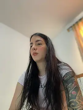 Snapshot of Alice_woodville chatting on March 22, 2026, 8:45 pm Alice woodville online show from March 22, 2026, 8:45 pm