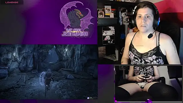 Snapshot of Rae-Suon chatting on January 8, 2025, 11:19 pm Rae-Suon online show from January 8, 2025, 11:19 pm