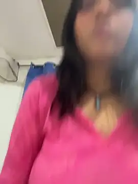 Carlacutte online show from March 3, 2026, 4:02 pm