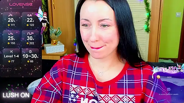 Snapshot of Roxyy_Star chatting on December 25, 2024, 4:44 am Roxyy Star online show from December 25, 2024, 4:44 am