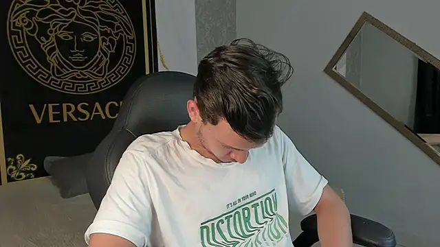 Desmon Clark online show from January 13, 2025, 4:50 am