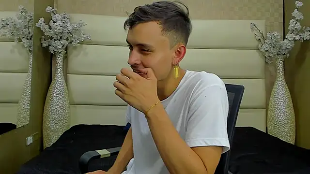 Desmon Clark online show from February 15, 2025, 3:31 am