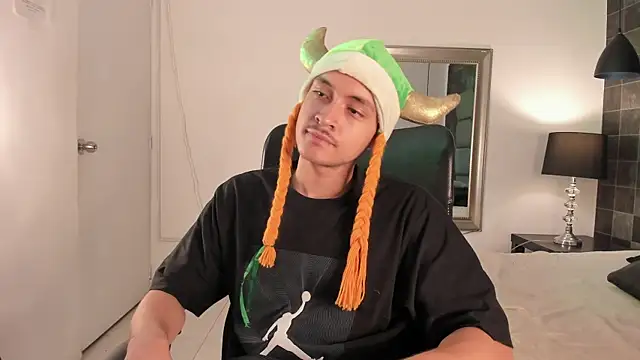 Desmon Clark online show from March 18, 2025, 6:25 am