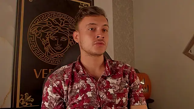 Desmon Clark online show from October 10, 2025, 10:42 pm