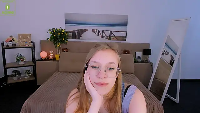 LayriantaVee online show from March 5, 2025, 10:00 am