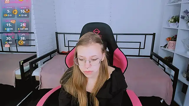 LayriantaVee online show from March 12, 2025, 7:13 am