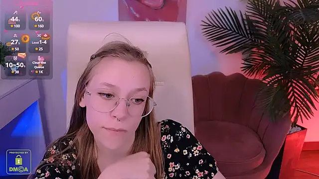 LayriantaVee online show from March 14, 2025, 1:35 pm