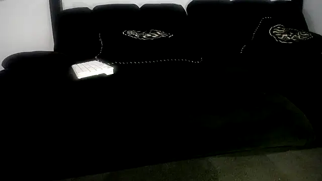 Snapshot of Niquitasparkles chatting on November 24, 2025, 3:45 pm Niquitasparkles online show from November 24, 2025, 3:45 pm