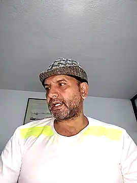 RogueTraveler online show from September 25, 2025, 3:32 am