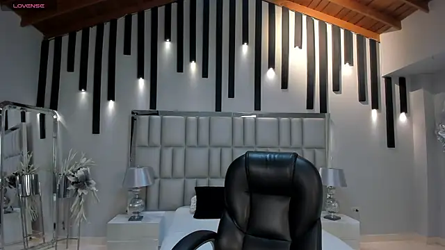 Snapshot of AmberFarrell chatting on May 12, 2026, 8:06 pm AmberFarrell online show from May 12, 2026, 8:06 pm