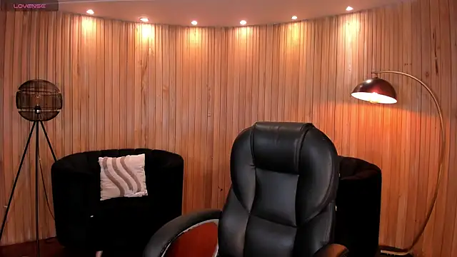 Snapshot of AmberFarrell chatting on May 18, 2026, 8:14 pm AmberFarrell online show from May 18, 2026, 8:14 pm