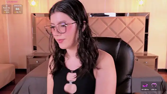 Snapshot of AmberFarrell chatting on May 29, 2026, 8:18 pm AmberFarrell online show from May 29, 2026, 8:18 pm
