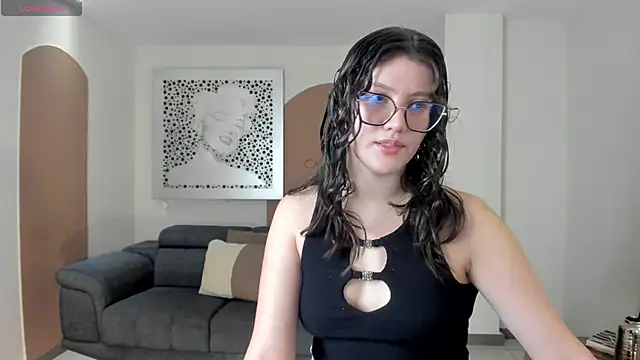 Snapshot of AmberFarrell chatting on June 4, 2026, 8:59 pm AmberFarrell online show from June 4, 2026, 8:59 pm
