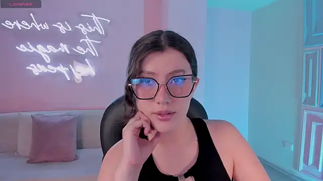 Snapshot of AmberFarrell chatting on July 14, 2026, 8:47 pm AmberFarrell online show from July 14, 2026, 8:47 pm