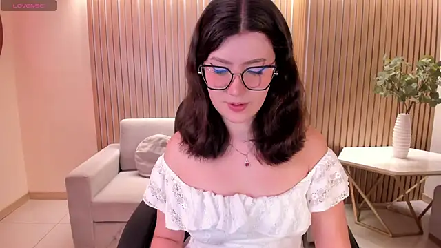 Snapshot of AmberFarrell chatting on July 25, 2026, 8:06 pm AmberFarrell online show from July 25, 2026, 8:06 pm