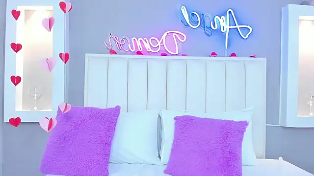 HannaPaola online show from February 19, 2025, 10:42 pm