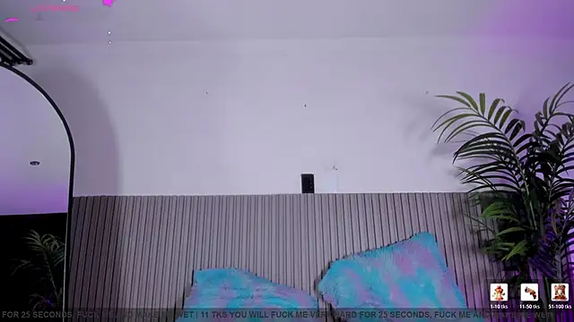 valentina lux online show from March 17, 2026, 7:17 pm