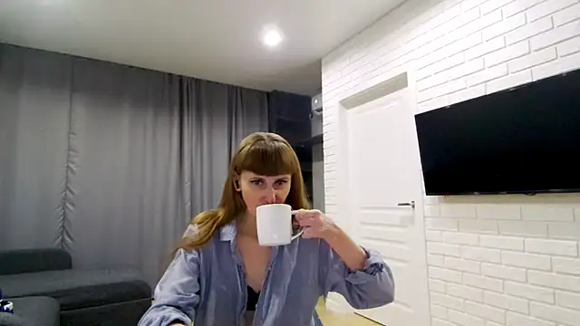 Daniella Lorente online show from December 19, 2025, 11:45 pm