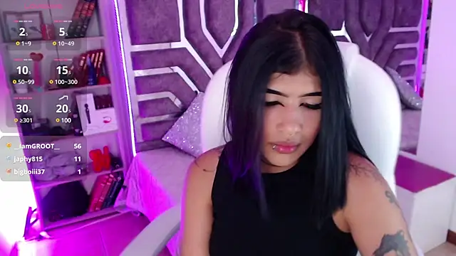 Snapshot of AliceWalker_11 chatting on March 14, 2025, 7:44 pm AliceWalker 11 online show from March 14, 2025, 7:44 pm