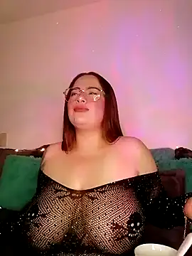 soofy   online show from December 22, 2025, 4:20 am