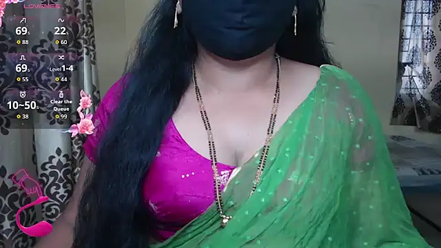 Snapshot of Queen_sakshi chatting on November 25, 2025, 6:13 am Queen sakshi online show from November 25, 2025, 6:13 am