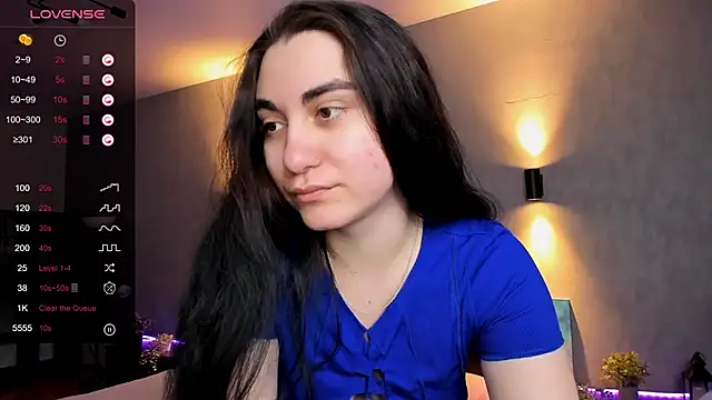 hannacheekss  online show from February 20, 2025, 5:12 am