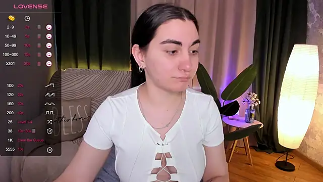 hannacheekss  online show from March 5, 2025, 7:16 am