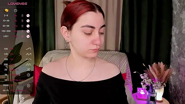 hannacheekss  online show from April 29, 2026, 2:04 am