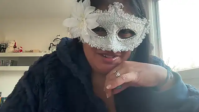 Snapshot of MashaCL chatting on November 12, 2025, 2:39 pm MashaCL online show from November 12, 2025, 2:39 pm