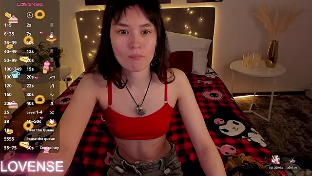 Emily Strikeee online show from April 15, 2026, 1:34 am