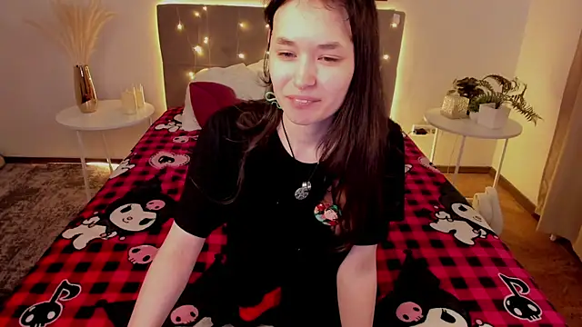 Snapshot of Emily_Strikeee chatting on May 18, 2026, 1:45 am Emily Strikeee online show from May 18, 2026, 1:45 am