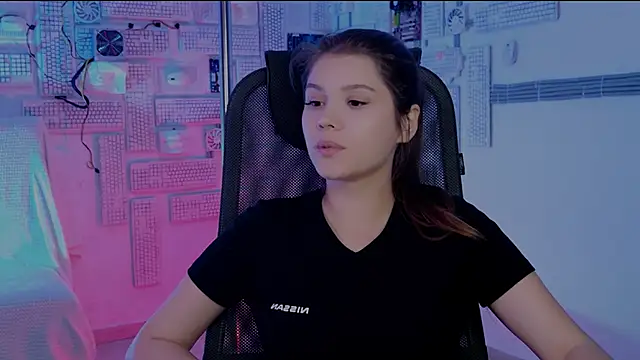 Snapshot of EvaThopson chatting on November 20, 2025, 11:43 am EvaThopson online show from November 20, 2025, 11:43 am