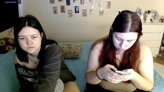 Snapshot of BettyandRich_ chatting on October 24, 2025, 8:44 am BettyandRich online show from October 24, 2025, 8:44 am