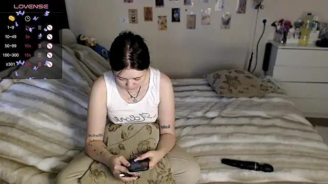 Snapshot of BettyandRich_ chatting on November 7, 2025, 8:25 am BettyandRich online show from November 7, 2025, 8:25 am