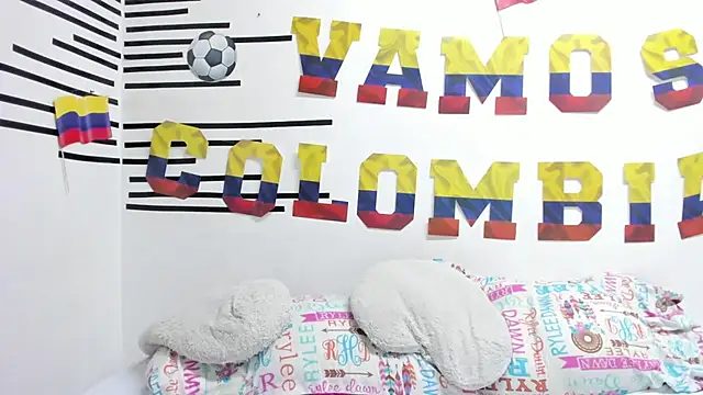 Emawalker  online show from July 8, 2026, 8:24 pm