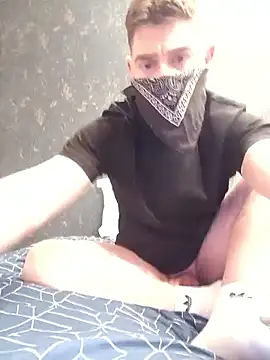 ElyasMatt online show from May 19, 2026, 2:51 am