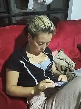 Snapshot of Tefannyy_ chatting on July 23, 2026, 1:58 am Tefannyy online show from July 23, 2026, 1:58 am