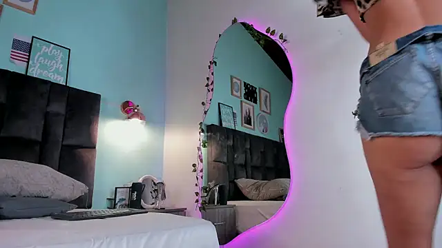 Snapshot of ChanelAdamss_ chatting on March 22, 2025, 11:42 pm ChanelAdamss online show from March 22, 2025, 11:42 pm