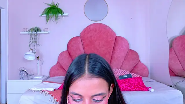 Snapshot of ChanelAdamss_ chatting on November 25, 2025, 12:38 pm ChanelAdamss online show from November 25, 2025, 12:38 pm