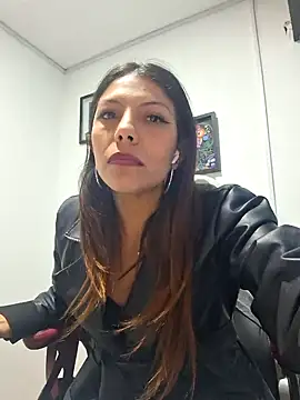 Snapshot of Selenakyle92_ chatting on December 24, 2024, 12:44 am Selenakyle92 online show from December 24, 2024, 12:44 am